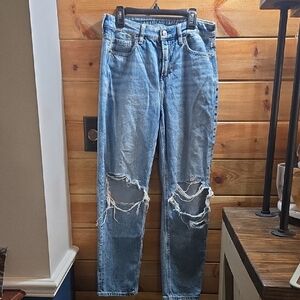 American Eagle Outfitters Light Blue Relaxed Jeans